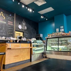 Steve's Downtown Deli & Bakery - Ordering Counter & Display Case