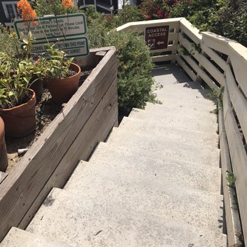 Geoffrey's Malibu - stairs to beach from restaurant - Seafood Near Me - Malibu, California