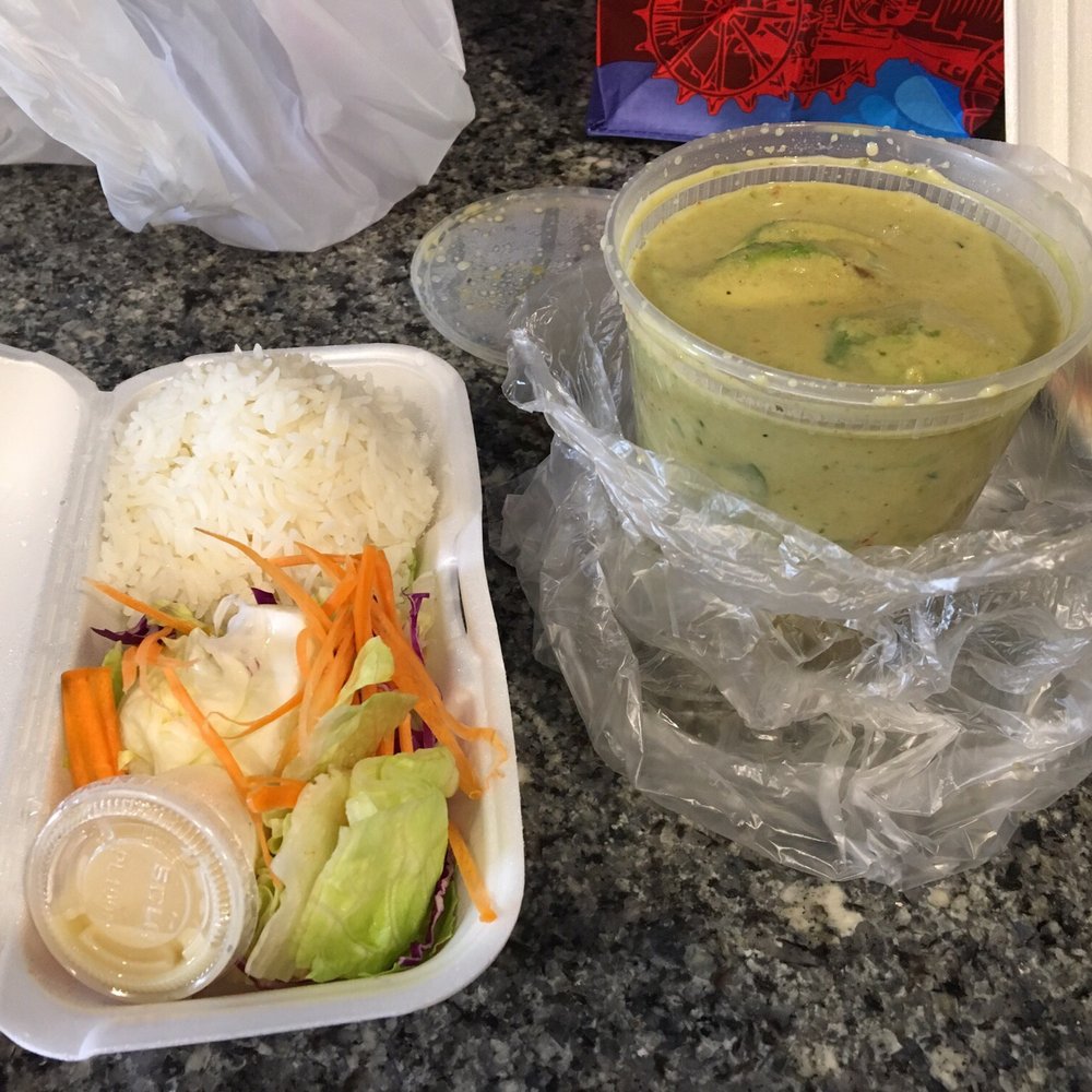 Pikul Thai Bistro - Avocado Curry - Thai Near Me - Fairfield, California Pikul Thai Bistro - Avocado Curry - Thai Near Me - Fairfield, California