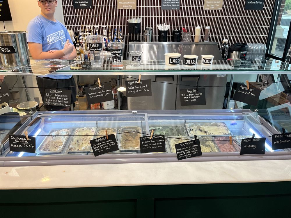 Alice Scooper's Logo