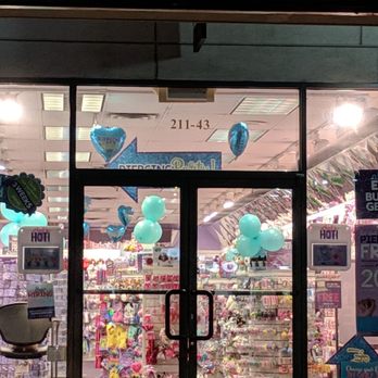 Claire's Accessories - Outdoor signage, night picture. - Jewelry Near Me - Bayside, New York