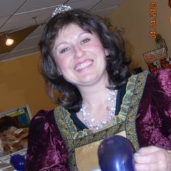 Far Out Parties - Balloon princess.