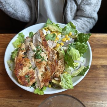 Von's 1000Spirits - Macho salad, w/o dressing. - Burgers Near Me - Woodinville, Washington