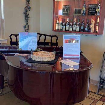 Triassic Vineyards - Piano área - Wine Tasting Room Near Me - Tehachapi, California