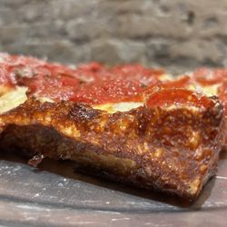 AJ's Pizza Joint - Look at that crust!