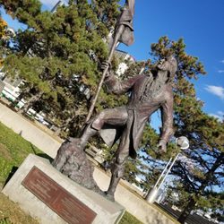 Antoine de Lamothe Cadillac Statue