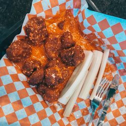 The Pound - Gluten free boneless wings in boss sauce