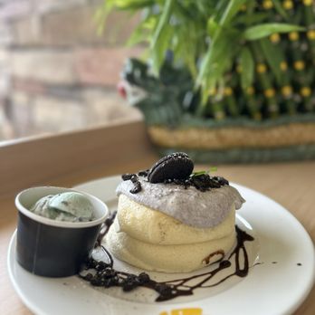Fluffy Fluffy Dessert Cafe - Oreo - Desserts Near Me - Orlando, Florida