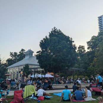 Colectivo Coffee Lakefront - Concert night - Coffee & Tea Near Me - Milwaukee, Wisconsin