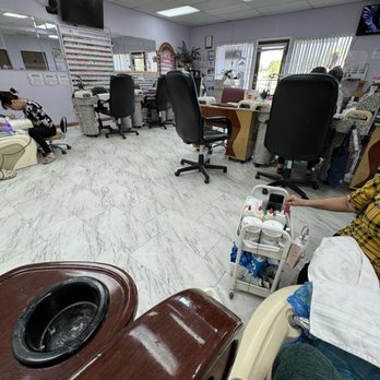 Helen's Nails Salon - Nail Salons Near Me - Union City, California