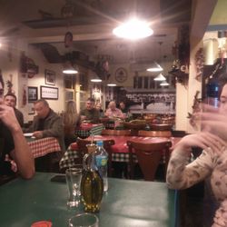 Baggio Pizzaria e Focacceria - Ambiente de cantina italiana