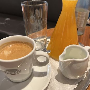 Brändli - Freshly squeezed orange juice - Bakeries Near Me - Basel, BS