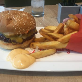 Le Burger - Hot and spicy - Burgers Near Me - Vienna, 9 Le Burger - Hot and spicy - Burgers Near Me - Vienna, 9