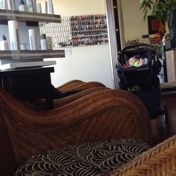 Rosemary Spa - Big comfy chairs for waiting (in my case nursing;) - Nail Salons Near Me - Mill Valley, California