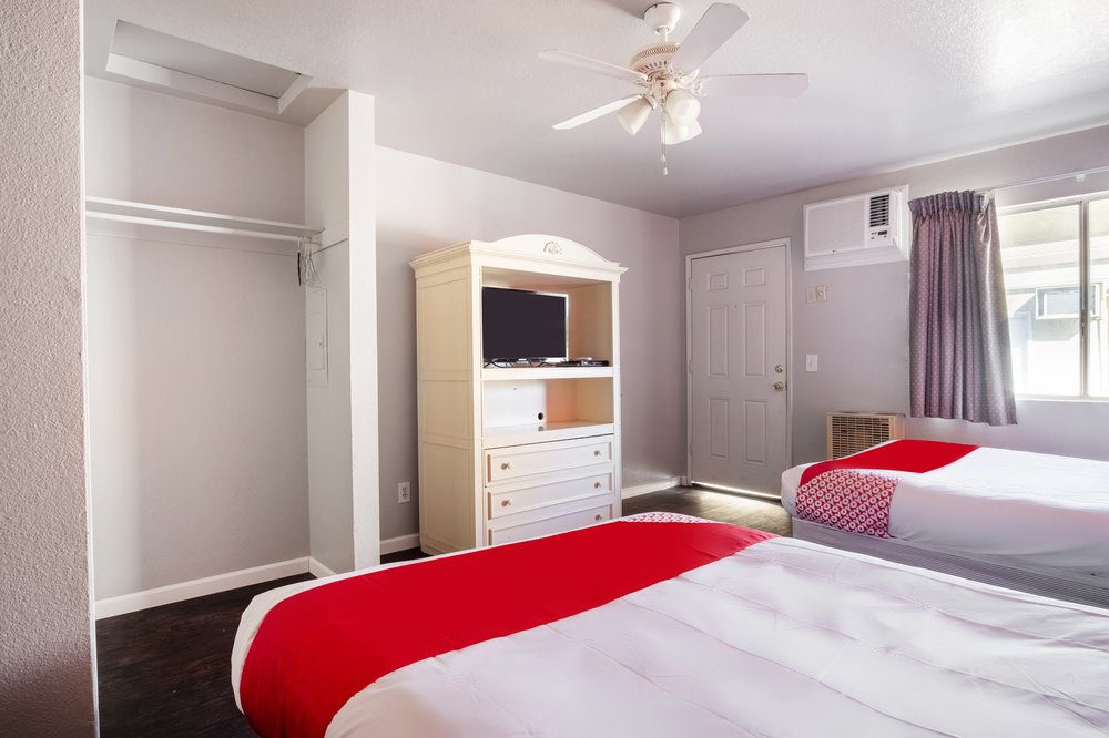 OYO HOTEL COALINGA HWY 33 EAST Updated June 2024 34 Photos 698 E