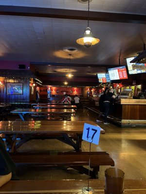 Me-n-Ed's Pizza Parlor by null