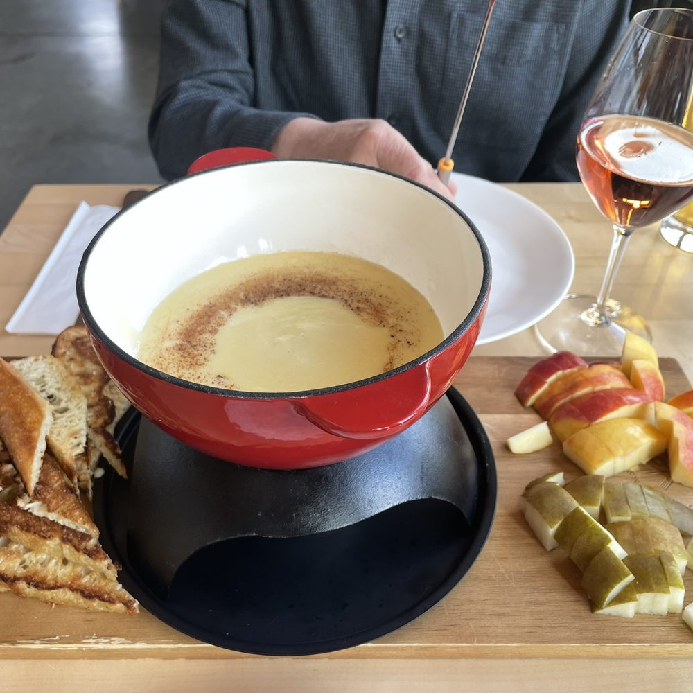 Grateful Vineyard - Wine Tasting Room Near Me - Mount Hood, Oregon