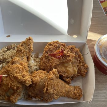 Jollibee - 3 piece chickenjoy with Adobo rice and gravy - Fast Food Near Me - Los Angeles, California