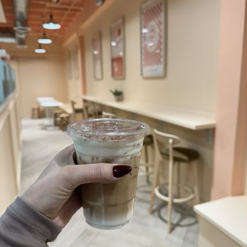 Whata Peach - Einspanner latte with oat milk - Juice Bars & Smoothies Near Me - Los Angeles, California
