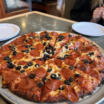 Toppers Pizza Place - Pepperoni and olives were the choice tonight - Pizza Near Me - Ventura, California