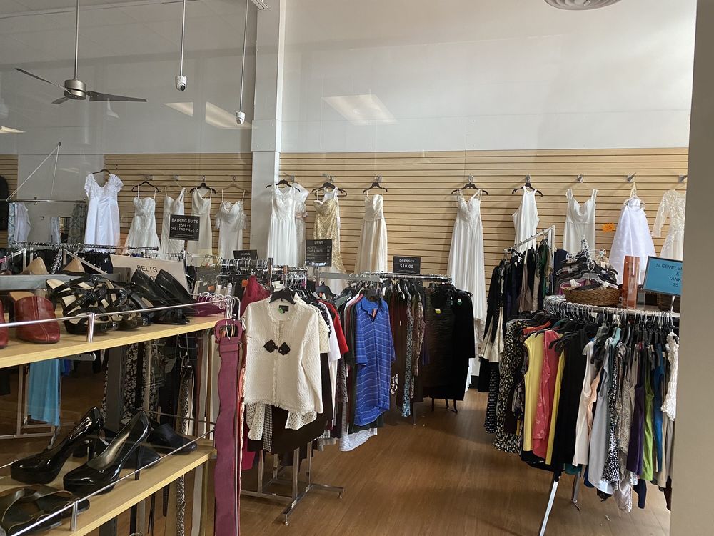 THE COMMUNITY THRIFT SHOP Updated October 2024 345 Main St