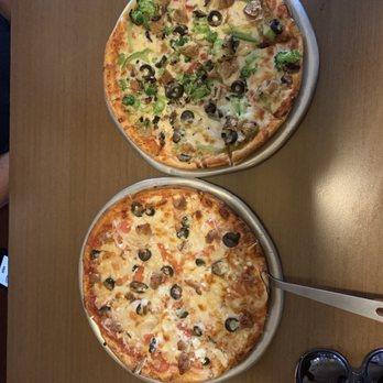 JD's Pizzeria Bar and Grill - veggie pizza and grecian pizza with sausages - Pizza Near Me - Southington, Connecticut JD's Pizzeria Bar and Grill - veggie pizza and grecian pizza with sausages - Pizza Near Me - Southington, Connecticut