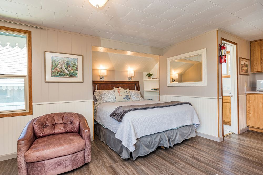 JUAN DE FUCA COTTAGES Updated September 2024 82 Photos & 76 Reviews 182 Marine Dr, Sequim