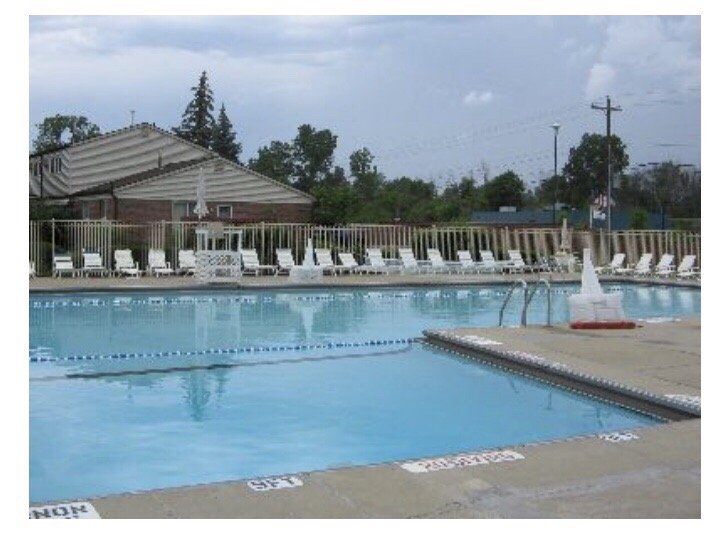 KING’S MILL COOPERATIVE 18120 Jamestown Cir, Northville, Michigan