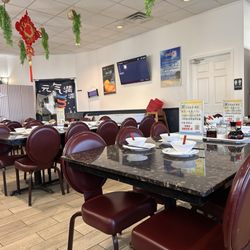 Breakfast House - Rather plain but comfortable seating