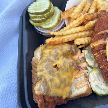 Dave's Hot Chicken - Sandwiches Near Me - Salem, Oregon Dave's Hot Chicken - Sandwiches Near Me - Salem, Oregon