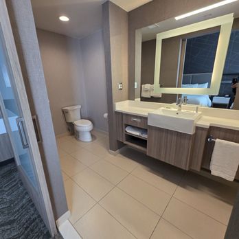 SpringHill Suites by Marriott Tifton - Bathroom - Hotels Near Me - Tifton, Georgia SpringHill Suites by Marriott Tifton - Bathroom - Hotels Near Me - Tifton, Georgia
