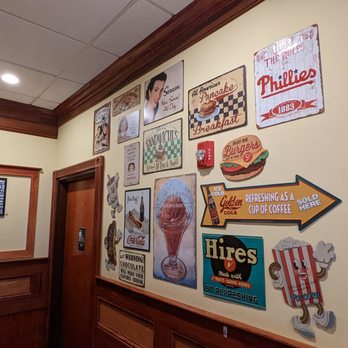 Folcroft Diner - Beautiful wall art - American Near Me - Folcroft, Pennsylvania