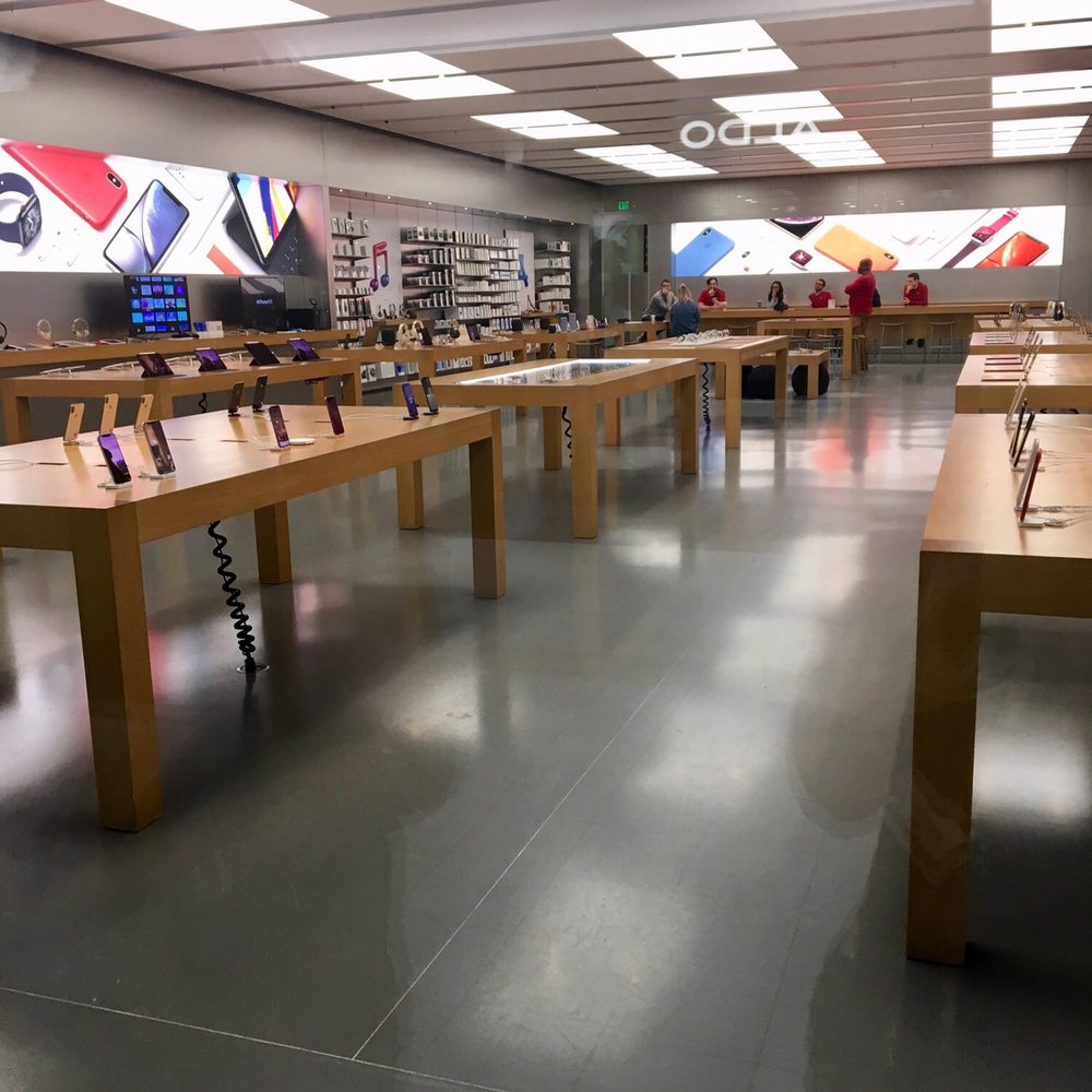 Apple Lynnhaven Mall - Computers Near Me - Virginia Beach, Virginia