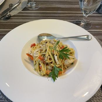 In.gredients - Prawns & Calamari Linguine - New American Near Me - Redmond, Washington