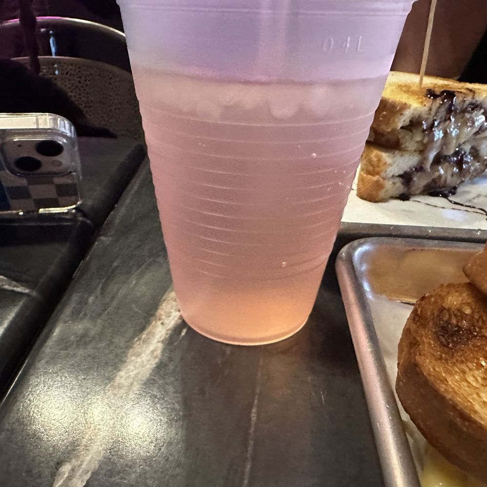 Grilled Cheese Gallery - Hibiscus lemonade - Ice Cream & Frozen Yogurt Near Me - St. Augustine, Florida