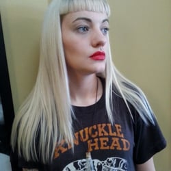 Anna Falconer at Sereni Salon - A friend and some new fringe