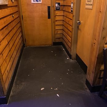 Texas Roadhouse - Trash - Steakhouses Near Me - Dothan, Alabama
