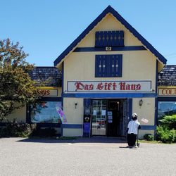 Das Gift Haus - Storefront for Das Gift Haus