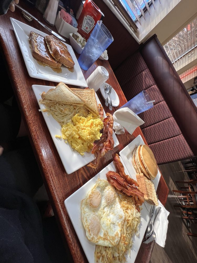 American Table Family Restaurant