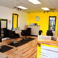 Yuvan Skin & Hair Company - Hair Salon Stations