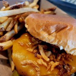 929 Beer House and Grill - Pump up the Jam Burger