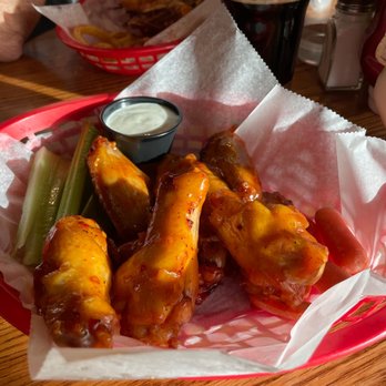 Badwater Saloon - Chicken wings habanero and mango sauce - American Near Me - Death Valley, California