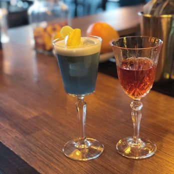 Døgnvill Burger - An Aviation and Sazerac - specially made by our cool bartender. - Bars Near Me - Oslo, 03