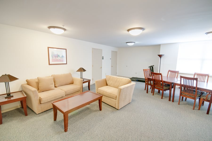 HARRY AND WEINBERG COURT APARTMENTS Request Information 12 Photos 1020 E 33rd St