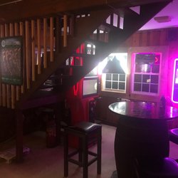 CJ'S PUB