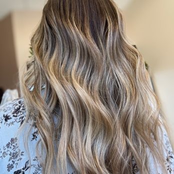 Vanessa Michelle Hair Co - Deep rooted balayage - Hair Stylists Near Me - Brea, California Vanessa Michelle Hair Co - Deep rooted balayage - Hair Stylists Near Me - Brea, California