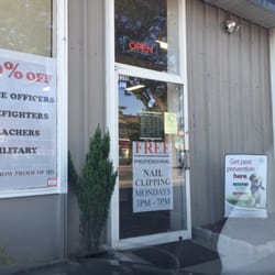 Natural Pet Outlet - Free Nail Clipping 3pm -7pm Monday's Amazing staff---knowledgable, friendly and helpful. Prices are BEST here...Best in Fairfield County!