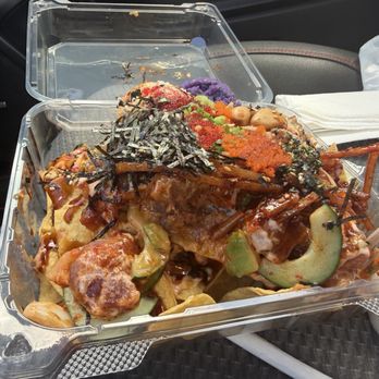 La’akea Fish - Poke Nachos Spicy Avacado & Taegu Spicy. - Seafood Markets Near Me - Honolulu, Hawaii La’akea Fish - Poke Nachos Spicy Avacado & Taegu Spicy. - Seafood Markets Near Me - Honolulu, Hawaii