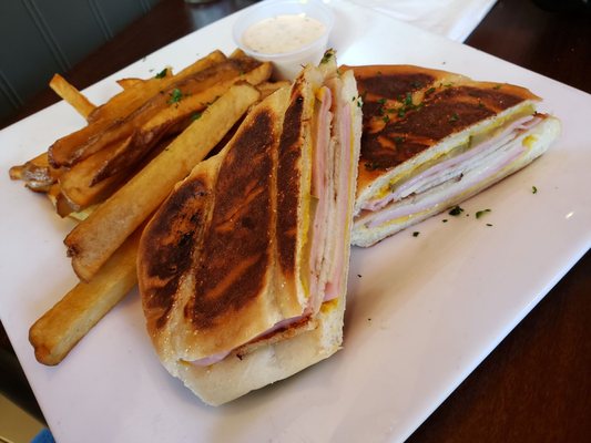 Bistro Cubano by null