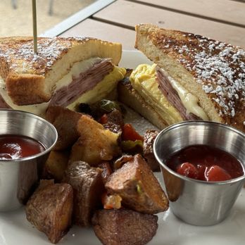 The Admiral - Monte Cristo - Bars Near Me - Washington, DC, District of Columbia The Admiral - Monte Cristo - Bars Near Me - Washington, DC, District of Columbia